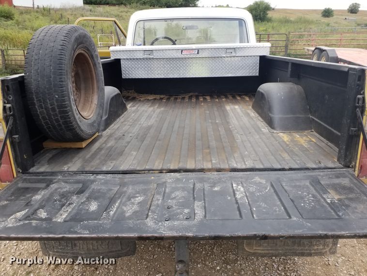 image for item HN9282 1972 Chevrolet Custom Deluxe 20  pickup truck