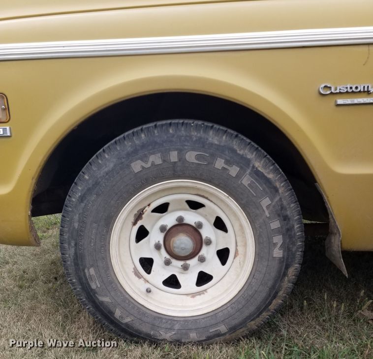 image for item HN9282 1972 Chevrolet Custom Deluxe 20  pickup truck