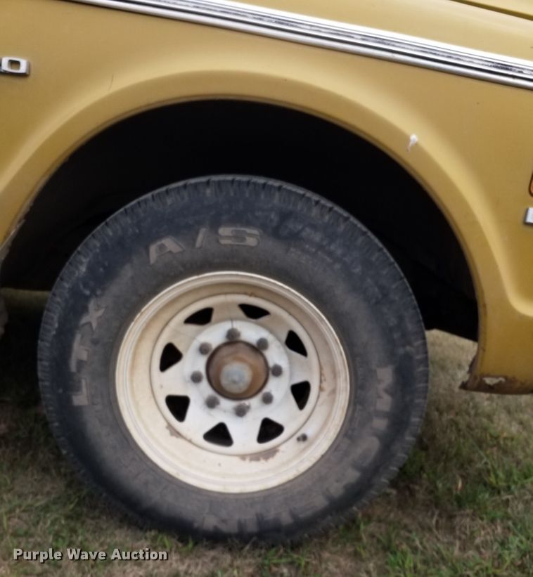 image for item HN9282 1972 Chevrolet Custom Deluxe 20  pickup truck