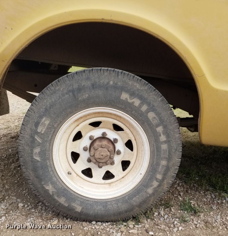 image for item HN9282 1972 Chevrolet Custom Deluxe 20  pickup truck