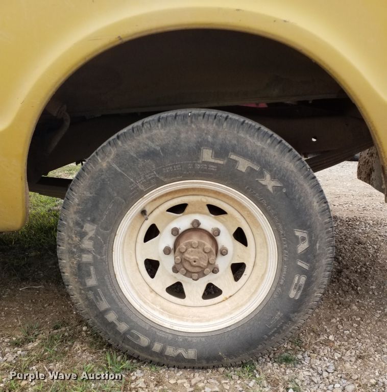 image for item HN9282 1972 Chevrolet Custom Deluxe 20  pickup truck