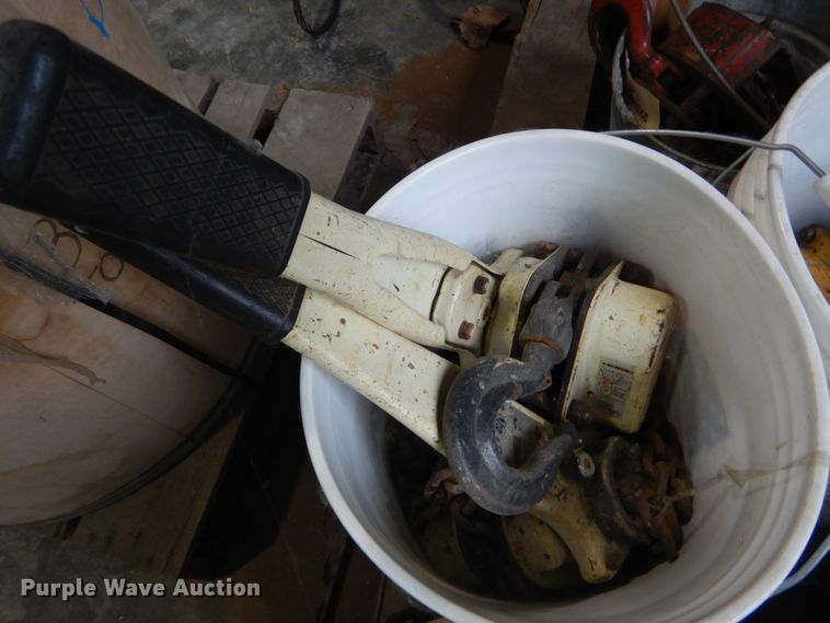 image for item HV9500 Hoists and come-a-longs