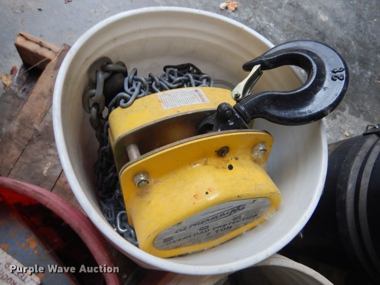 image for item HV9501 Hoists and come-a-longs