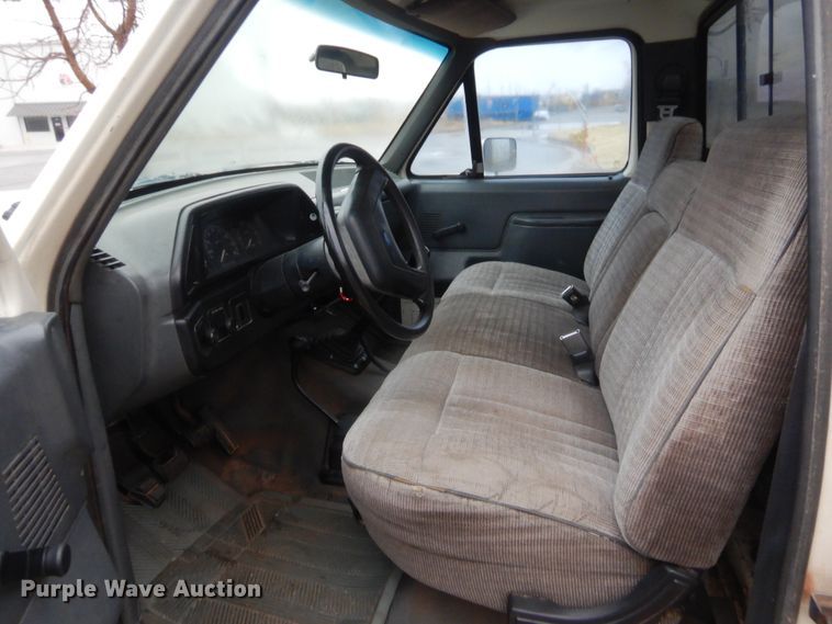 image for item HW9171 1990 Ford F150  pickup truck