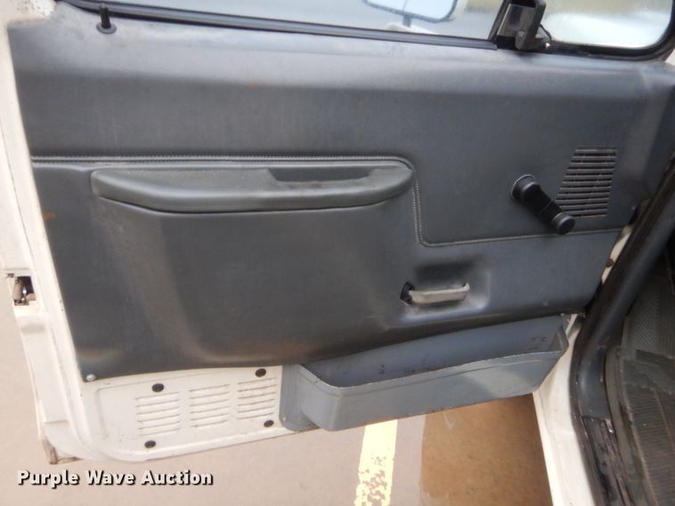 image for item HW9171 1990 Ford F150  pickup truck