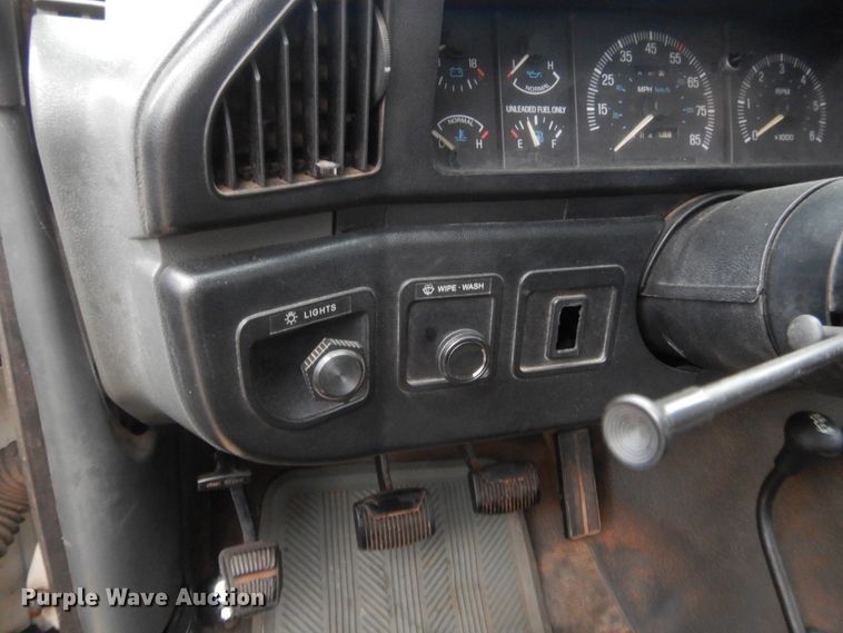 image for item HW9171 1990 Ford F150  pickup truck