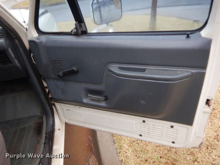 image for item HW9171 1990 Ford F150  pickup truck