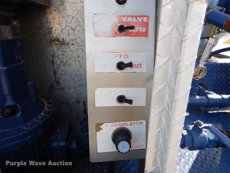 image for item HX9028 2004 Sterling Acterra  propane delivery truck