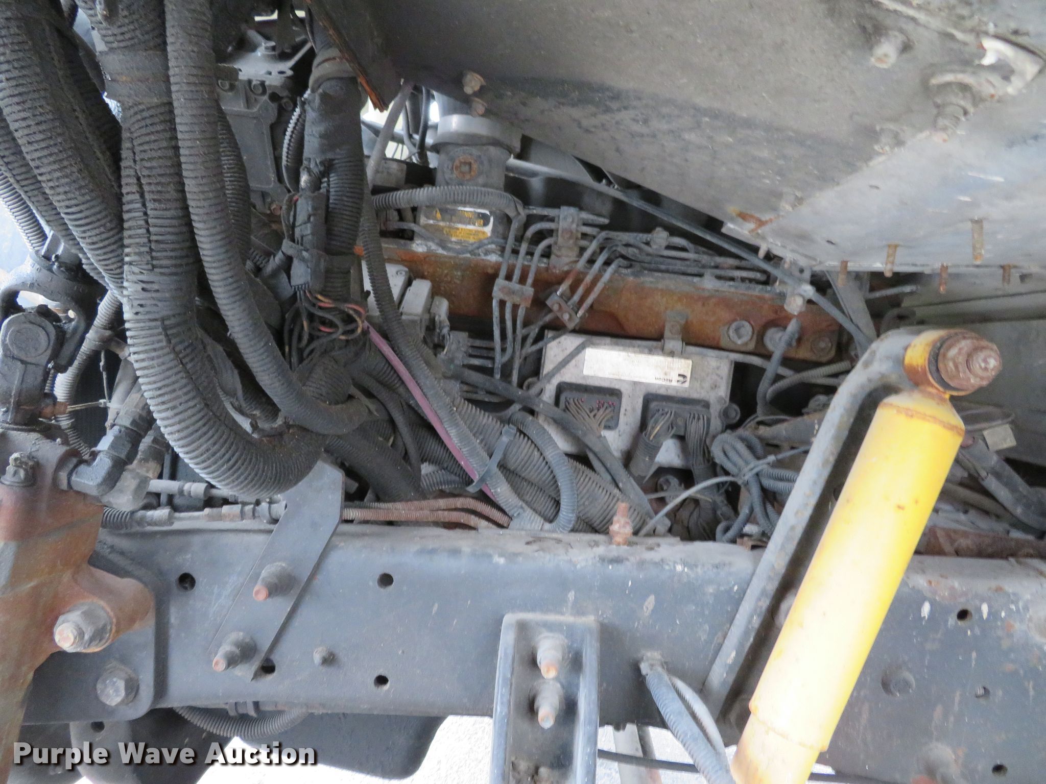 2000 Freightliner MT45 delivery truck in Moscow Mills, MO | Item DI3780