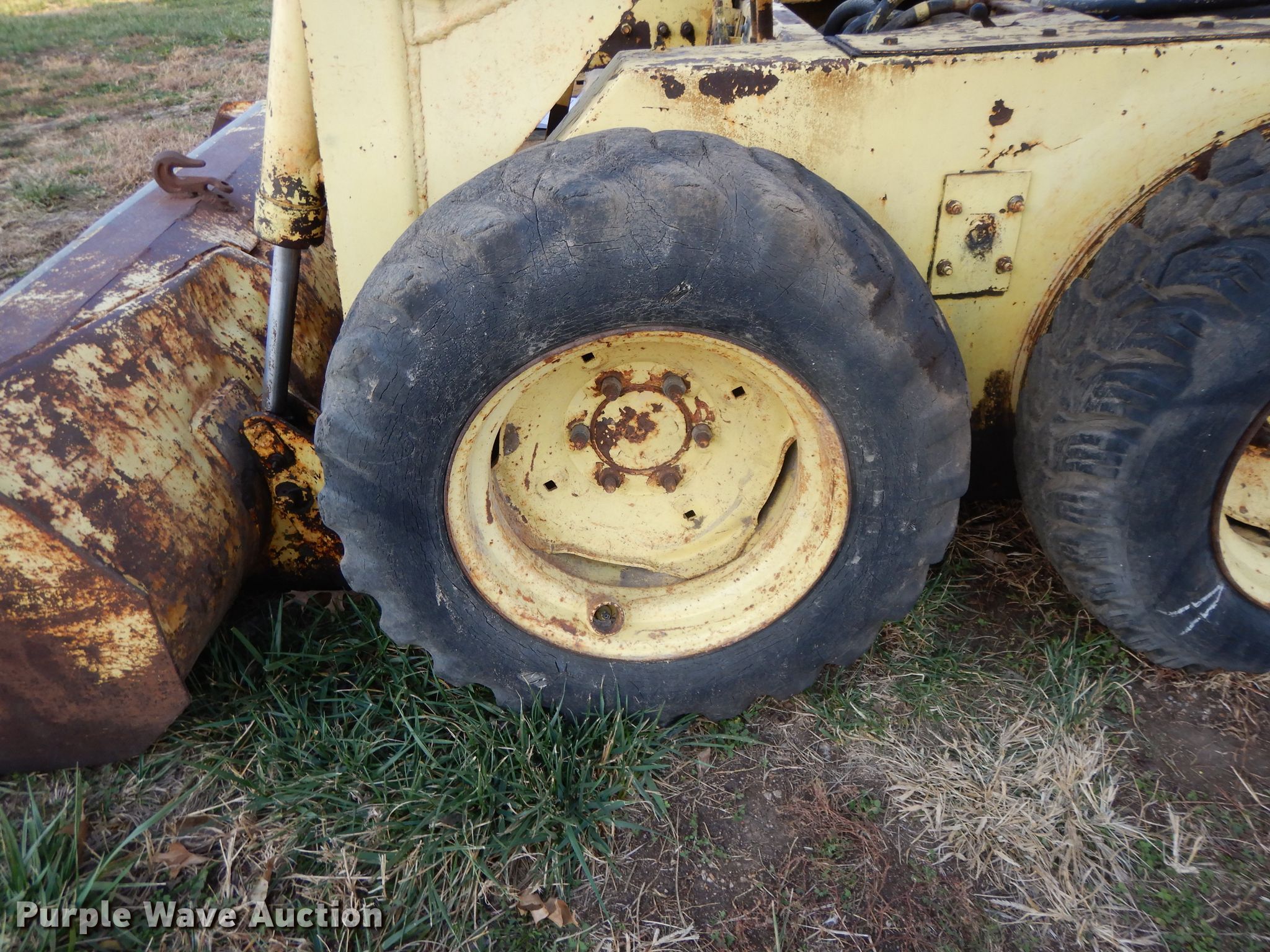 Ford 340 skid steer loader in Ottawa, KS Item DI8117 sold Purple Wave