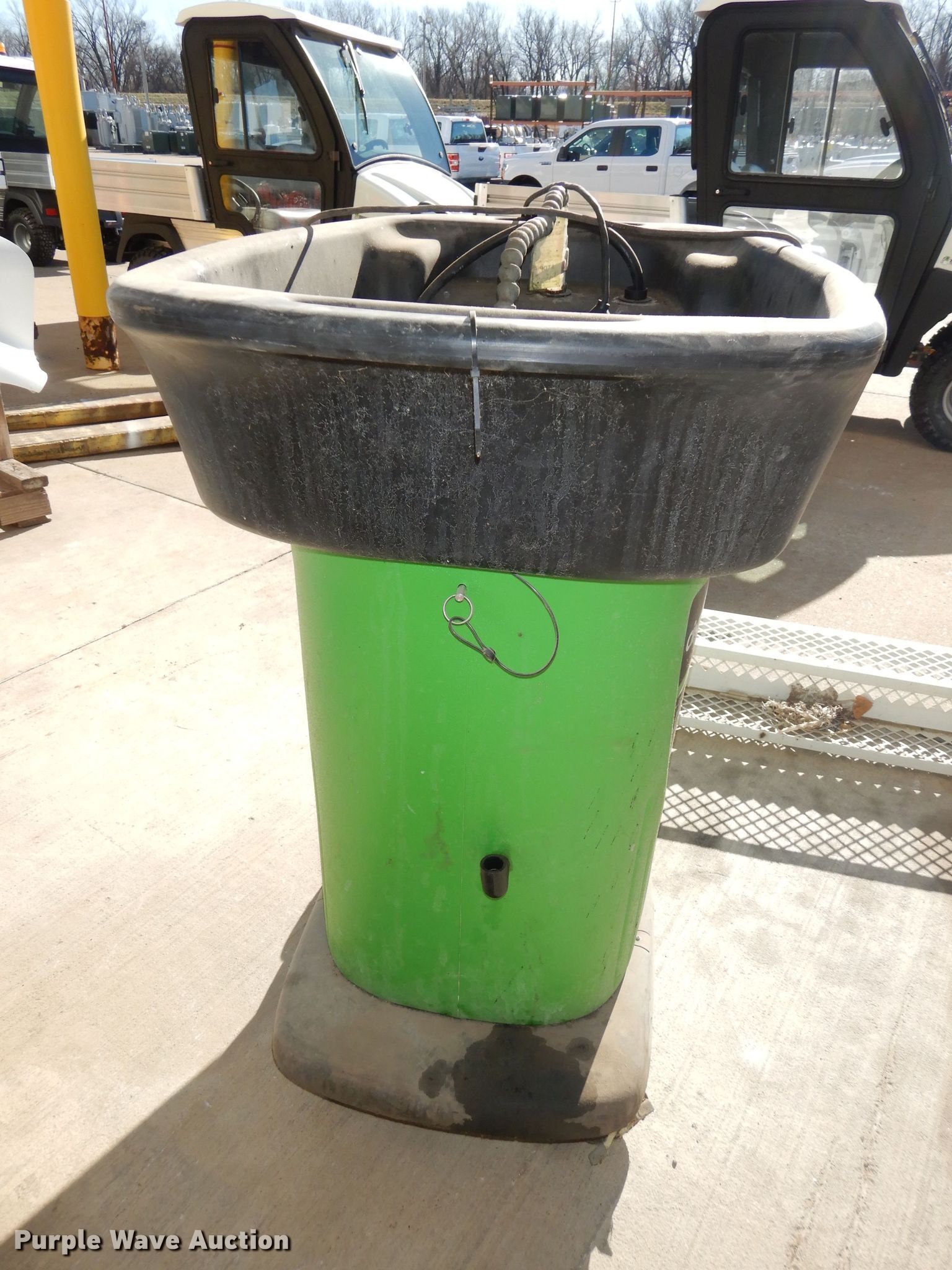 Cintas 23 parts washer in Topeka, KS Item HE9299 sold Purple Wave