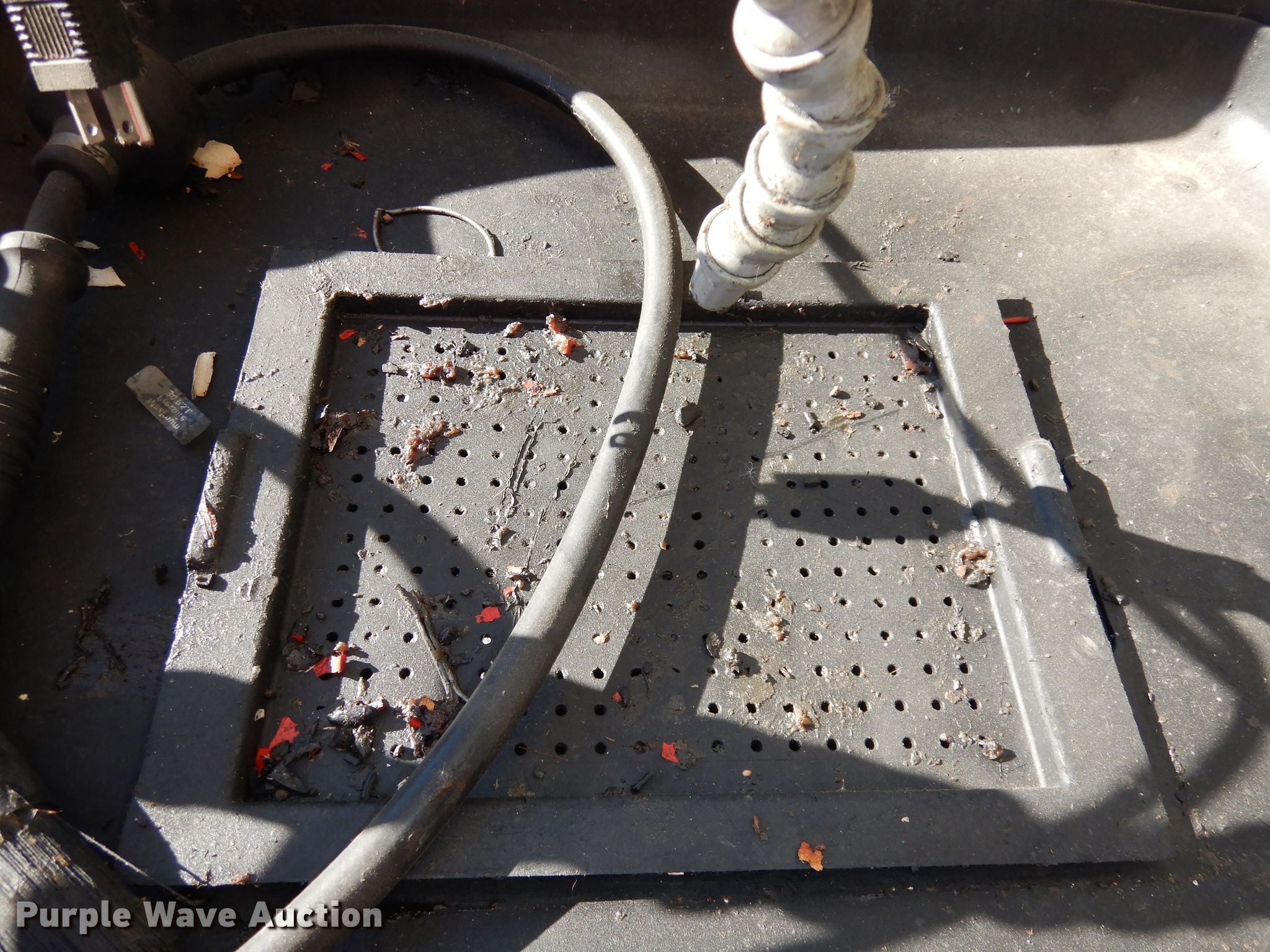 Cintas 23 parts washer in Topeka, KS Item HE9299 sold Purple Wave