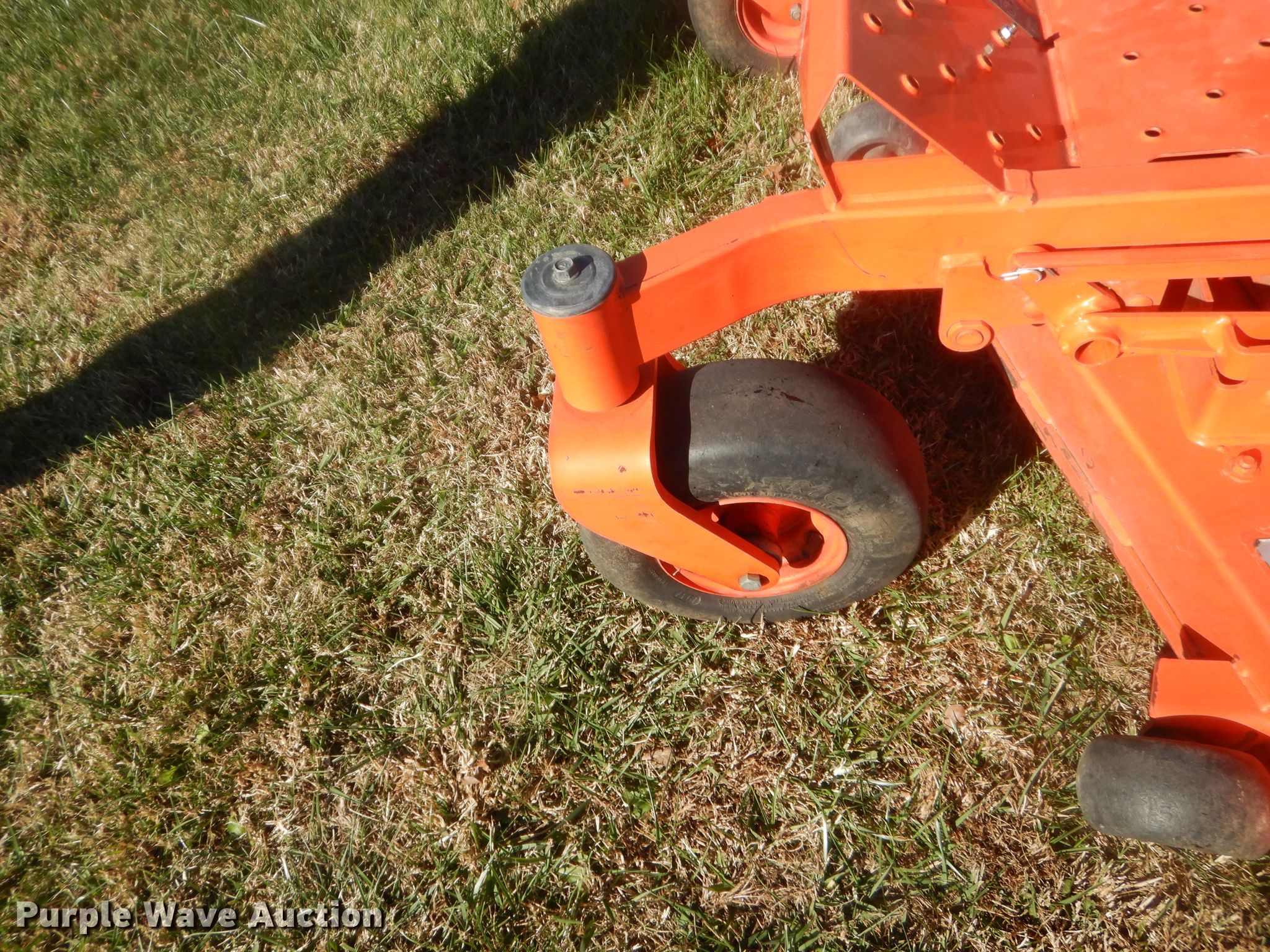 Kubota Z421 ZTR lawn mower in Oklahoma City, OK Item HW9113 sold