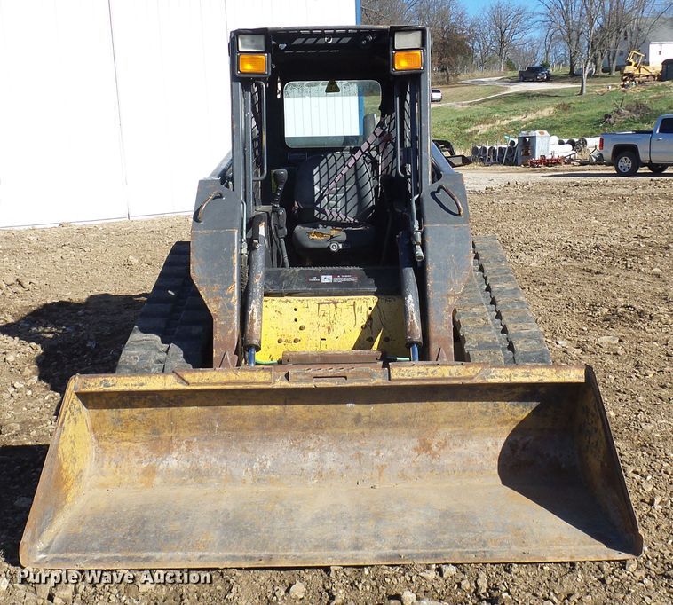 image for item DC2887 2005 New Holland LT185B  tracked skid steer loader