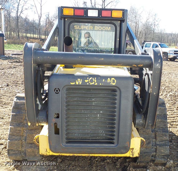 image for item DC2887 2005 New Holland LT185B  tracked skid steer loader