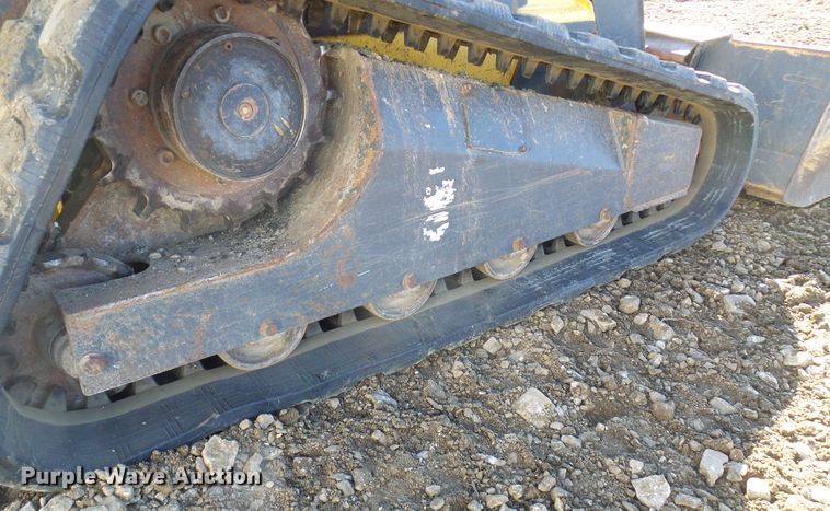 image for item DC2887 2005 New Holland LT185B  tracked skid steer loader