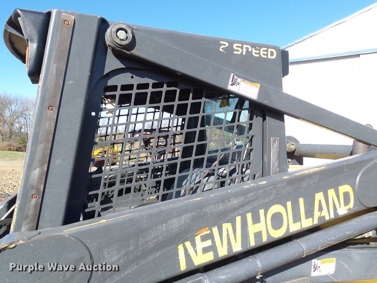 image for item DC2887 2005 New Holland LT185B  tracked skid steer loader