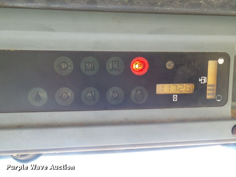 image for item DC2887 2005 New Holland LT185B  tracked skid steer loader