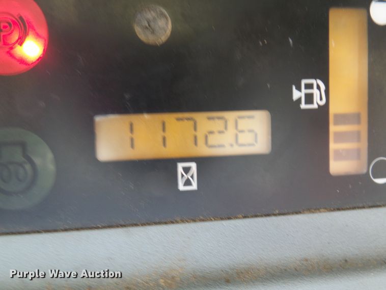 image for item DC2887 2005 New Holland LT185B  tracked skid steer loader