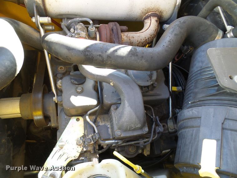 image for item DC2887 2005 New Holland LT185B  tracked skid steer loader