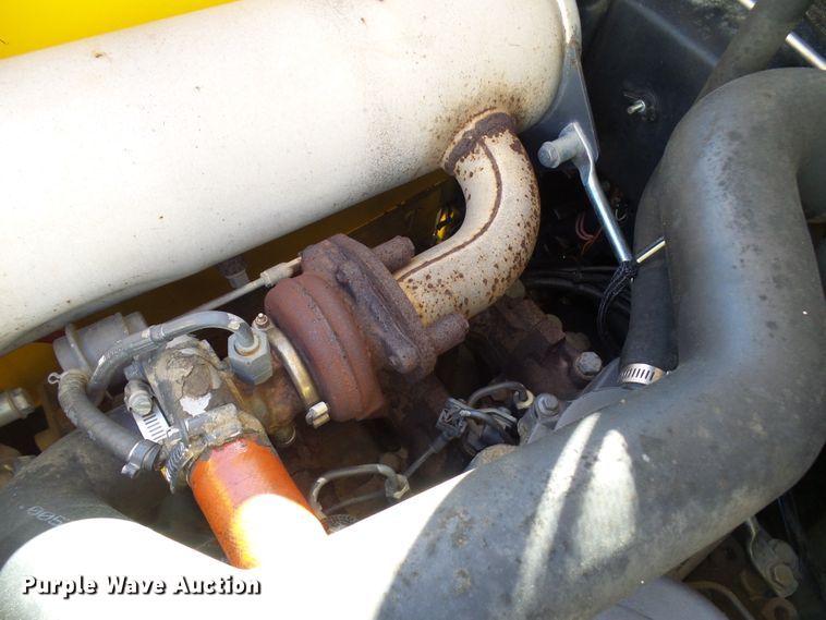 image for item DC2887 2005 New Holland LT185B  tracked skid steer loader