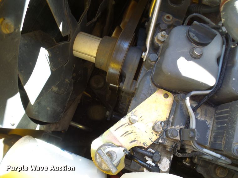 image for item DC2887 2005 New Holland LT185B  tracked skid steer loader