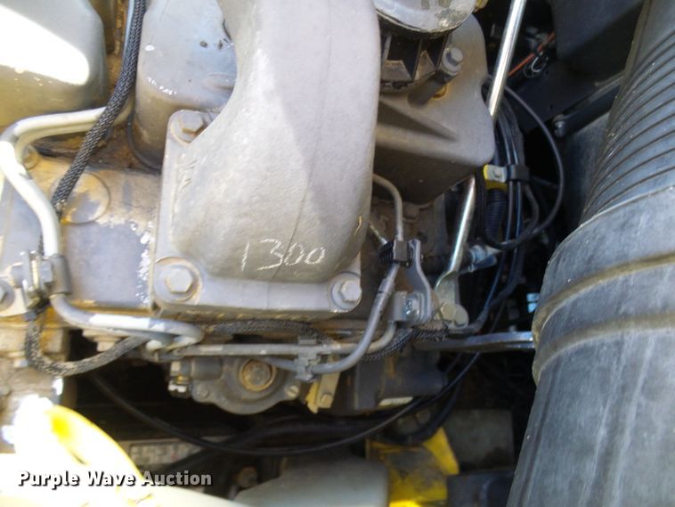 image for item DC2887 2005 New Holland LT185B  tracked skid steer loader