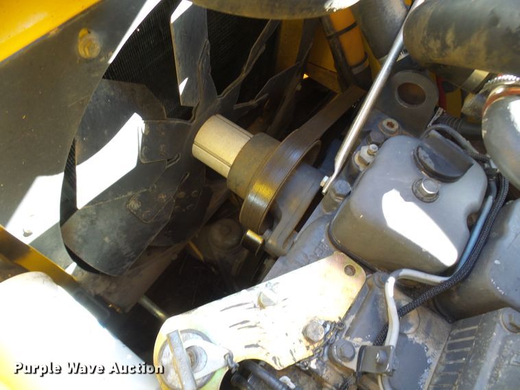 image for item DC2887 2005 New Holland LT185B  tracked skid steer loader