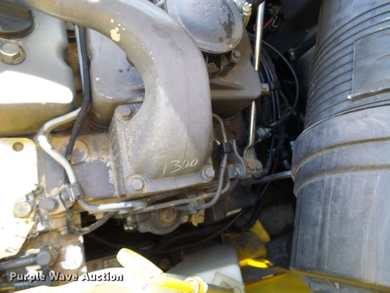 image for item DC2887 2005 New Holland LT185B  tracked skid steer loader