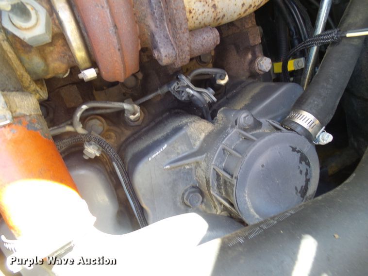 image for item DC2887 2005 New Holland LT185B  tracked skid steer loader