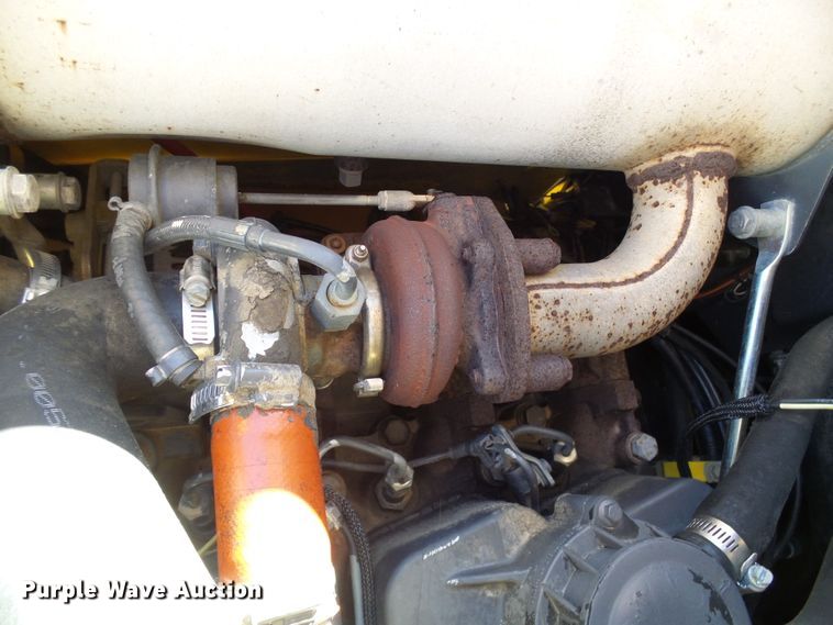 image for item DC2887 2005 New Holland LT185B  tracked skid steer loader