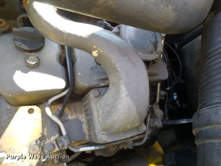 image for item DC2887 2005 New Holland LT185B  tracked skid steer loader