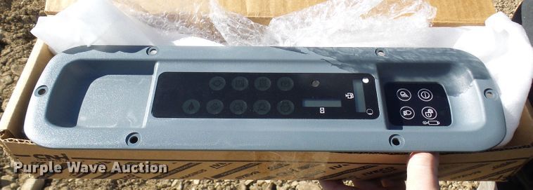 image for item DC2887 2005 New Holland LT185B  tracked skid steer loader