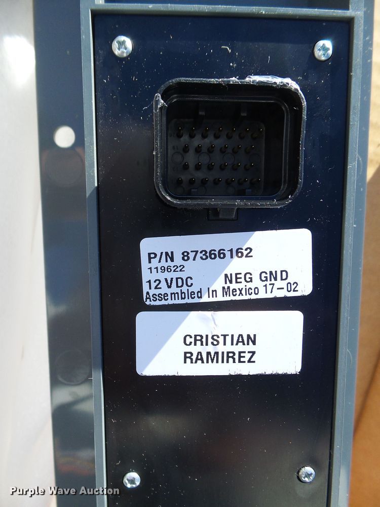 image for item DC2887 2005 New Holland LT185B  tracked skid steer loader