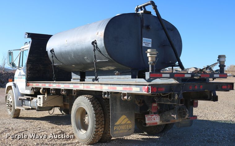 image for item DD6156 1998 Freightliner FL70  flatbed truck