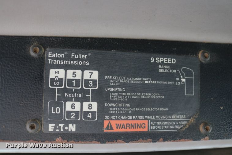 image for item DD6156 1998 Freightliner FL70  flatbed truck