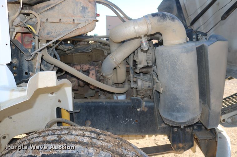 image for item DD6156 1998 Freightliner FL70  flatbed truck