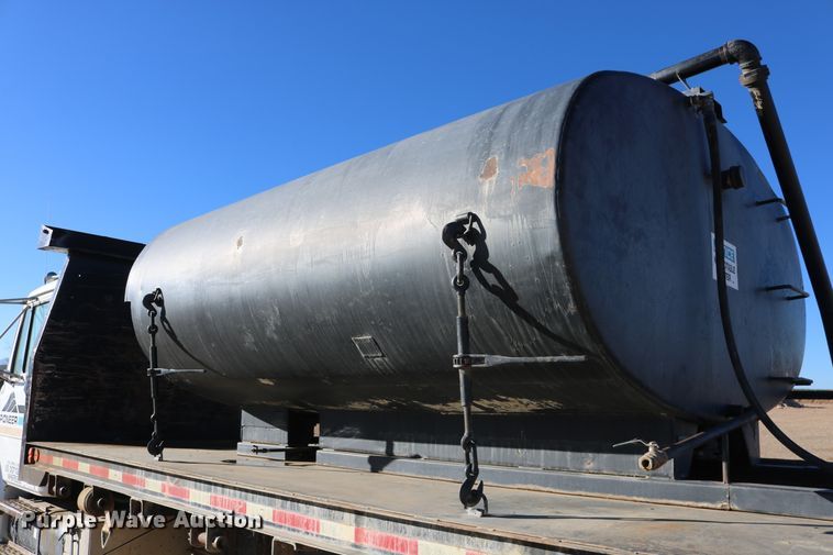 image for item DD6156 1998 Freightliner FL70  flatbed truck