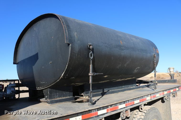 image for item DD6156 1998 Freightliner FL70  flatbed truck