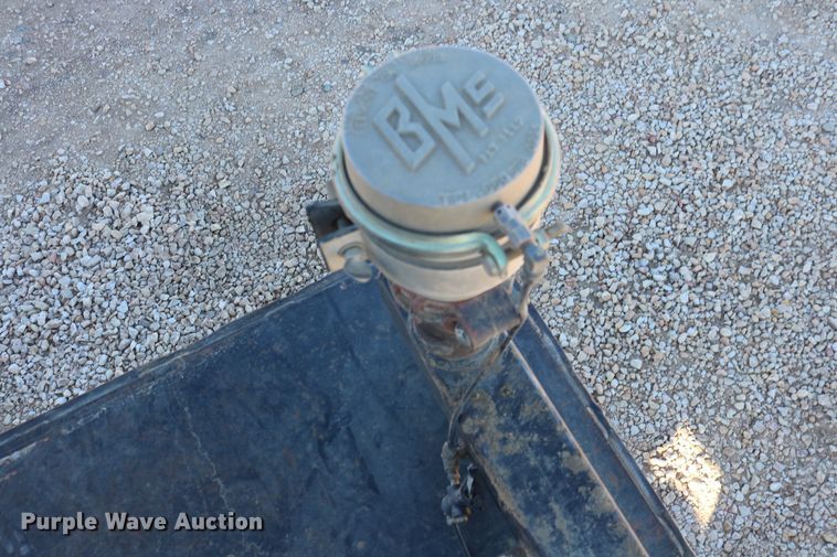 image for item DD6156 1998 Freightliner FL70  flatbed truck