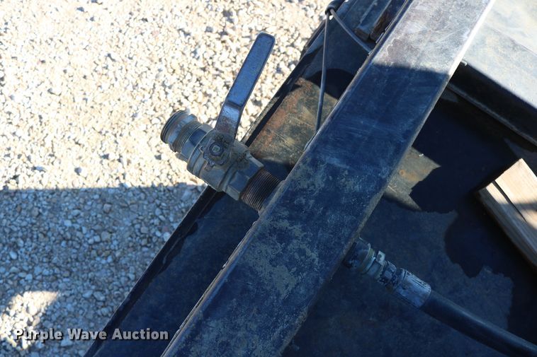 image for item DD6156 1998 Freightliner FL70  flatbed truck