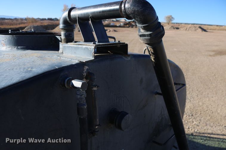 image for item DD6156 1998 Freightliner FL70  flatbed truck