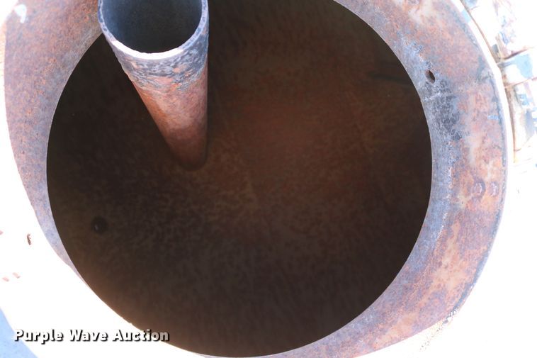 image for item DD6156 1998 Freightliner FL70  flatbed truck