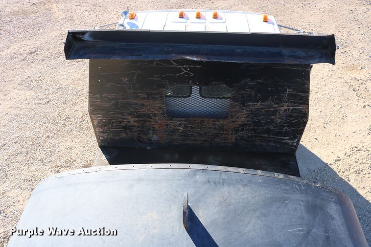 image for item DD6156 1998 Freightliner FL70  flatbed truck