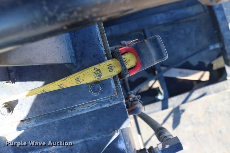 image for item DD6156 1998 Freightliner FL70  flatbed truck