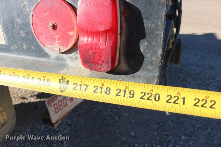 image for item DD6156 1998 Freightliner FL70  flatbed truck