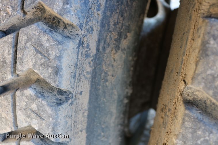 image for item DD6156 1998 Freightliner FL70  flatbed truck