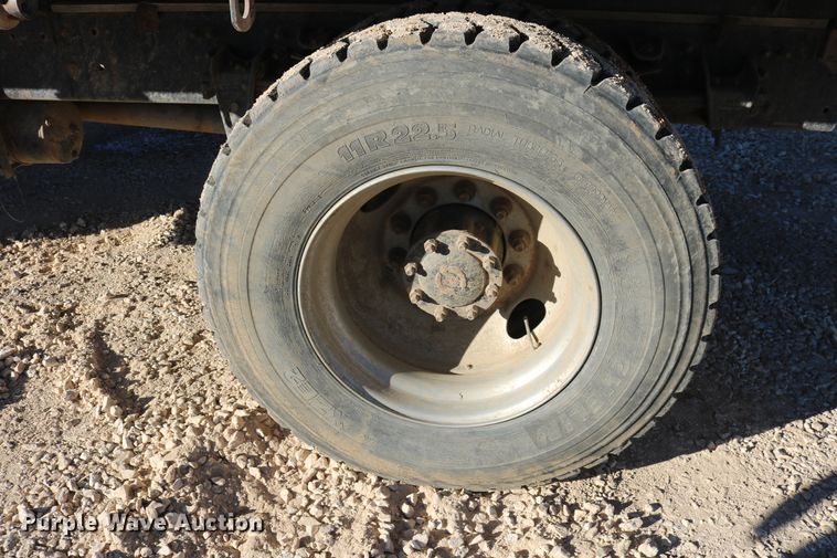 image for item DD6156 1998 Freightliner FL70  flatbed truck