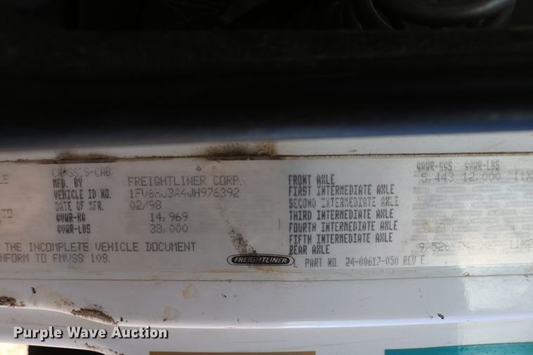 image for item DD6156 1998 Freightliner FL70  flatbed truck