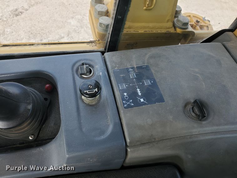 image for item DF5739 2006 Caterpillar D6N XL  dozer